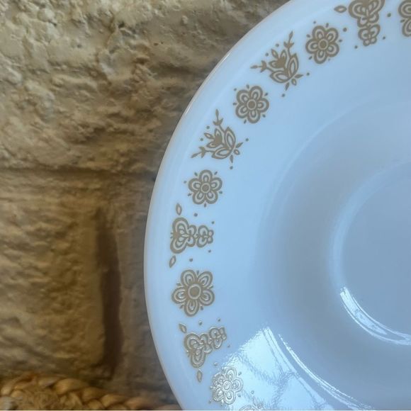 Vintage Corelle Corning Ware Butterfly Gold Flower Teacup Saucer set of 8 MCM - Picture 4 of 5